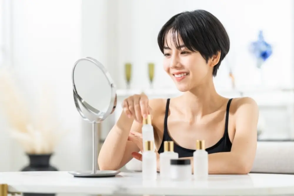 アセッテナイを顔に使うとどうなる？メイクとの相性も解説